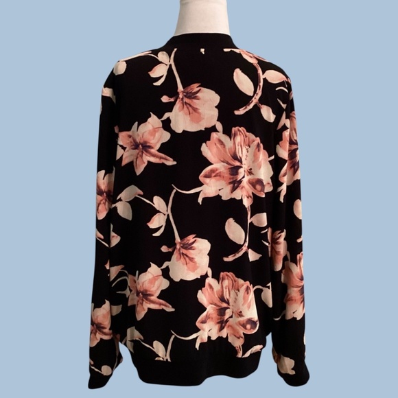 NWOT~Monteau~Black Floral Bomber Jacket~Front Zip~ Lightweight~Size L - Picture 2 of 11